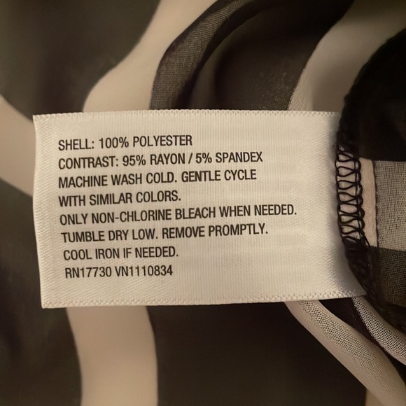 Xhilaration women’s size small sheer crop top with front pocket and cap sleeve. - Picture 6 of 6